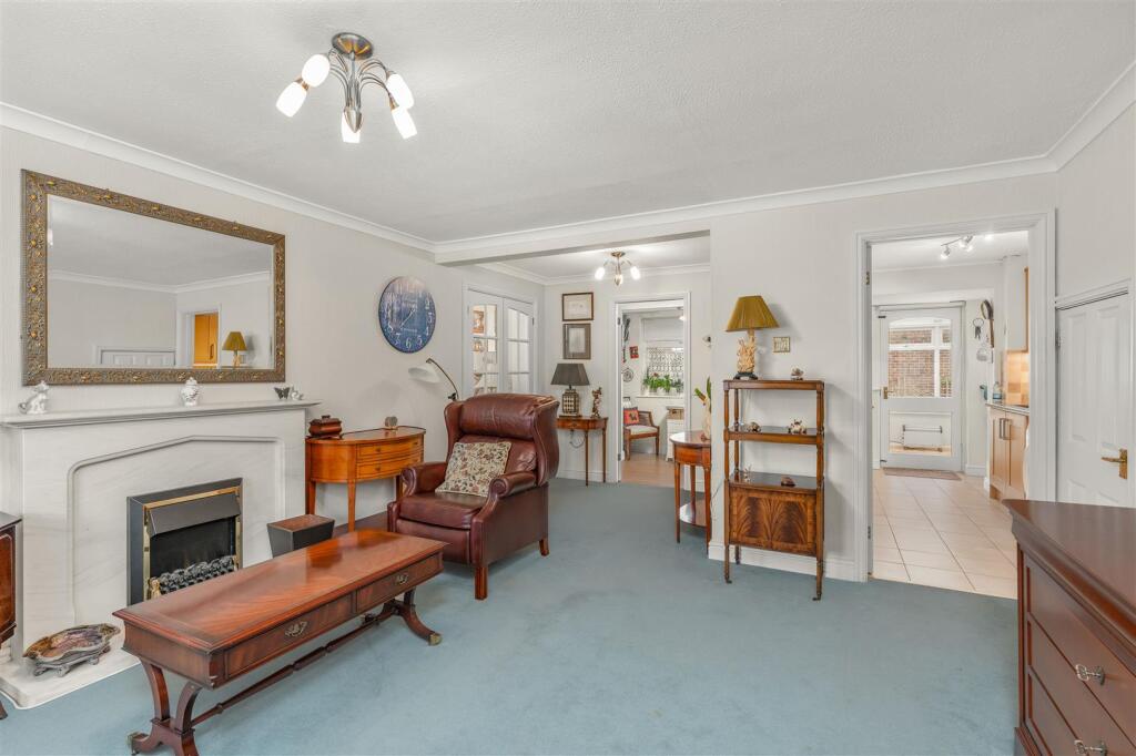 14 Avocet Way, Banbury-5.jpg