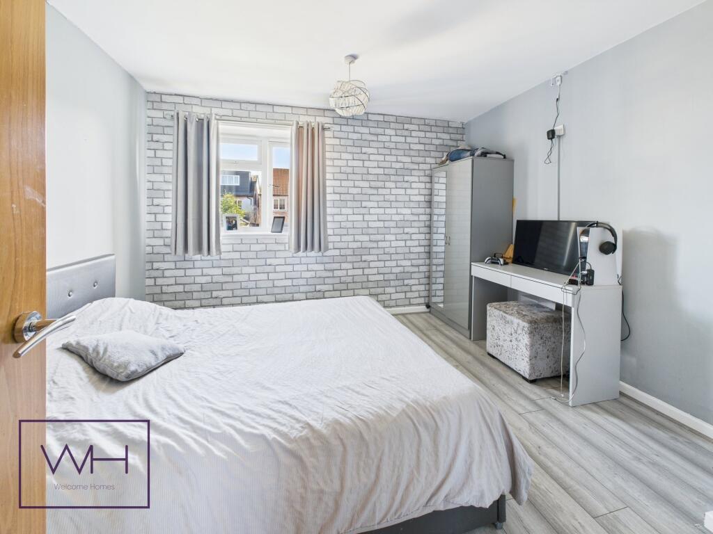 CAM03785G0-PR0241-ST