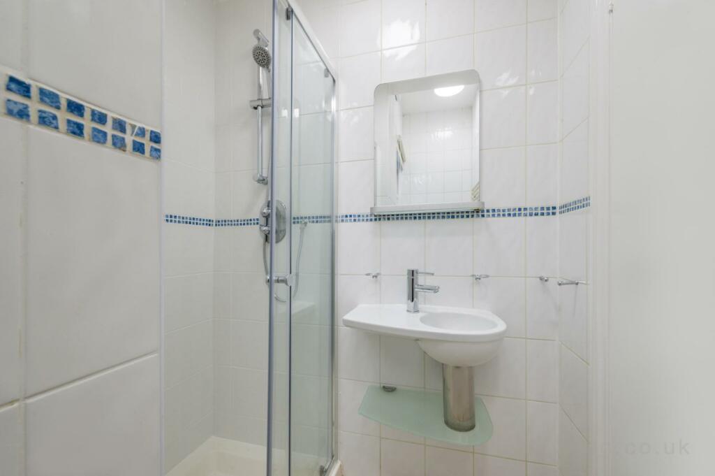 bathroom (1).jpg