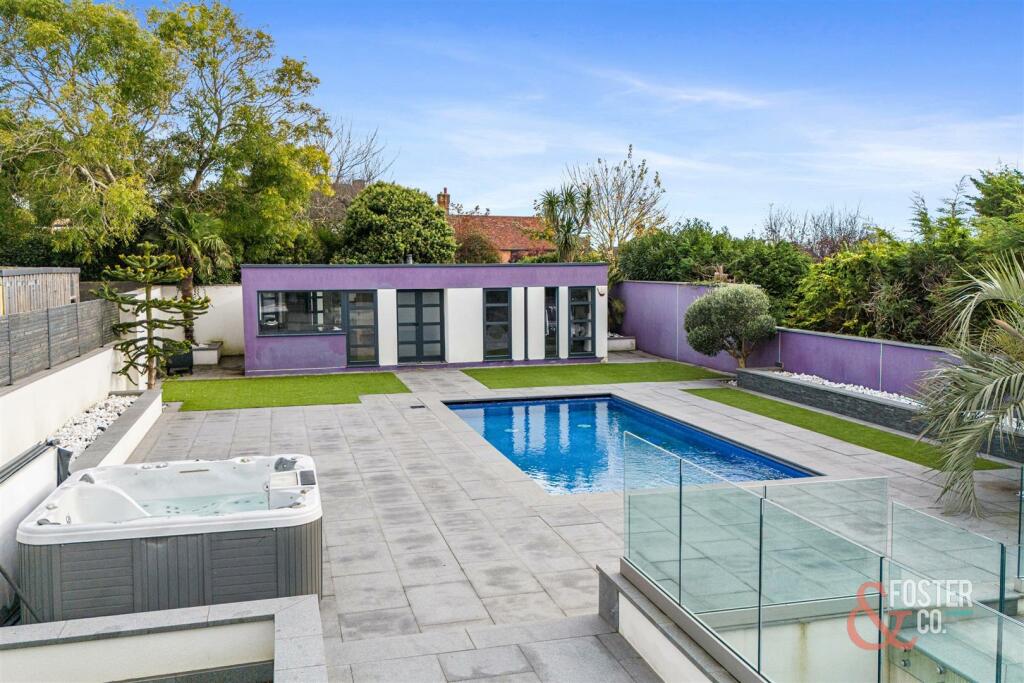 Hill Drive, 17-053.jpg