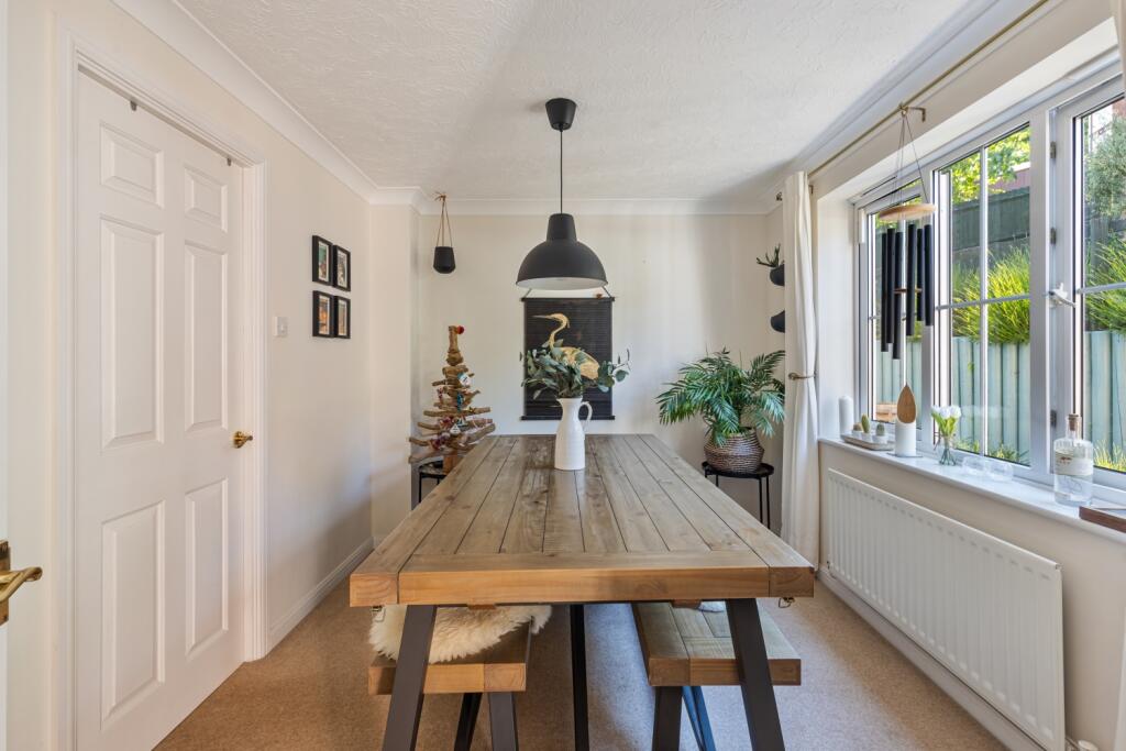 A10 - 12 Grampian Close, Paignton - 250522