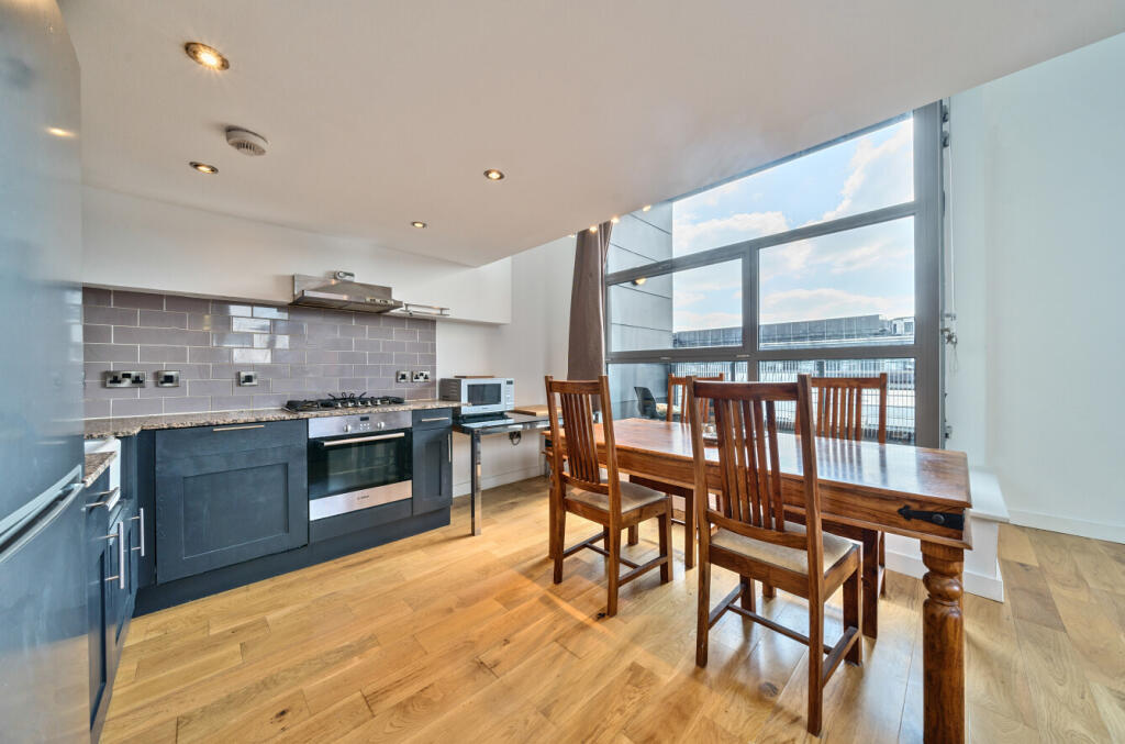 1294354-17-682b4c...