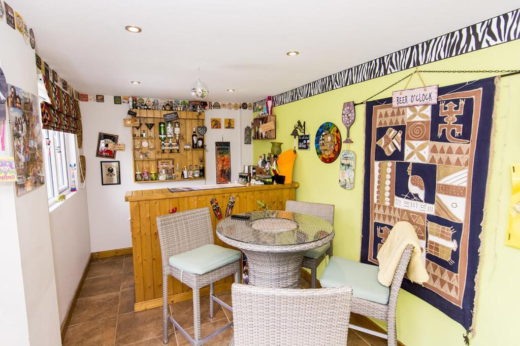 Garden Bar