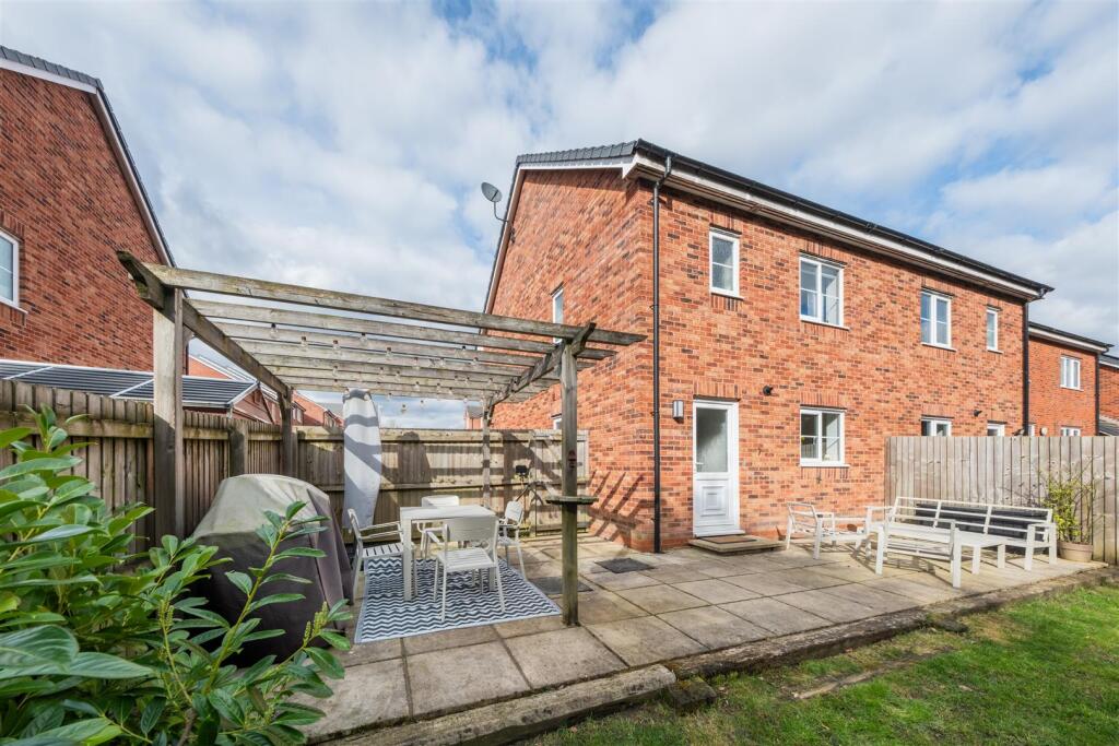 20 Shakerley Close-029.jpg