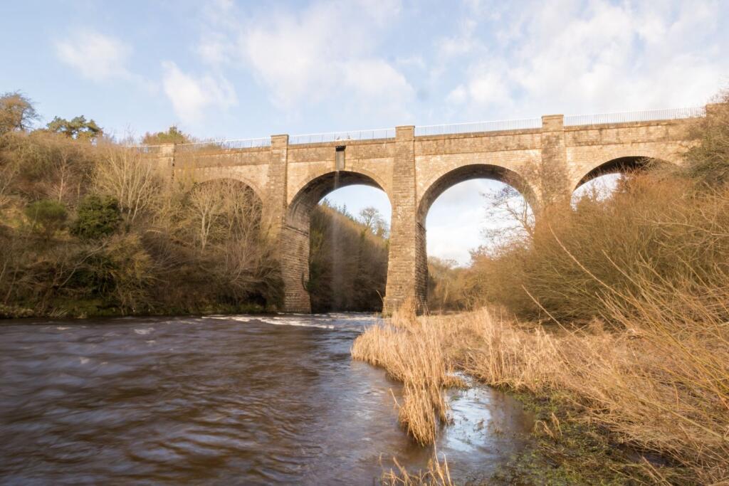Almondell Aqueduct, Livingston