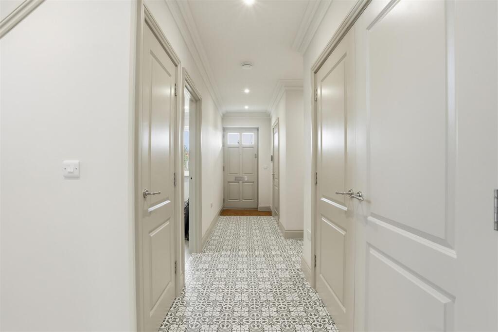 1578342896 - 5 Amberwood Grove -60.jpg