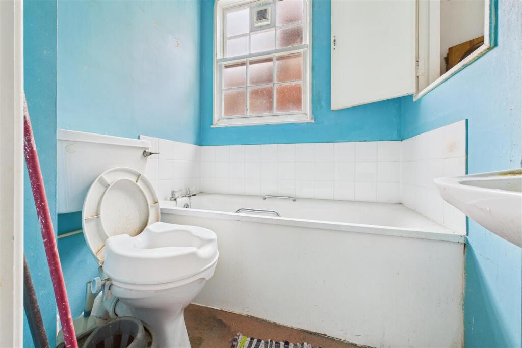 Flat 3 4 Fountain Buildings, Walcot, Bath BA1 5DU 