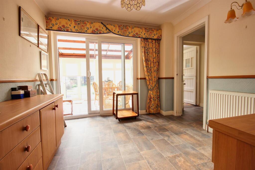 BREAKFAST ROOM