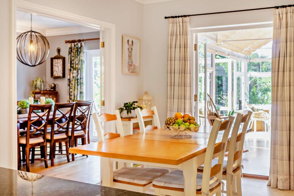 Breakfast Room