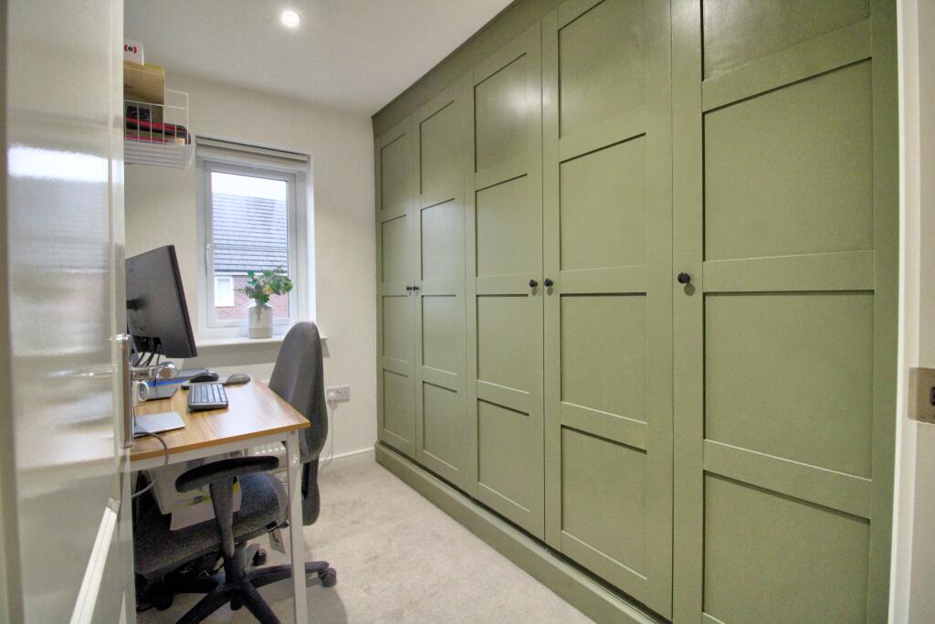 CE26EBB5-3337-4748-8A52-21EB3C5F0277