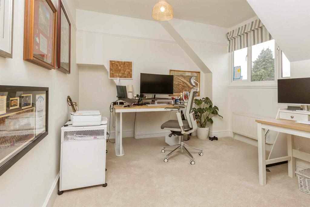 30 Regent Place, Rugby (5).jpg