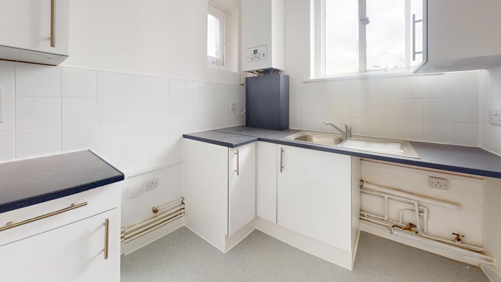 Flat 3, 28 Cathcart Hill, Tufnell Park, London, N19 5QN