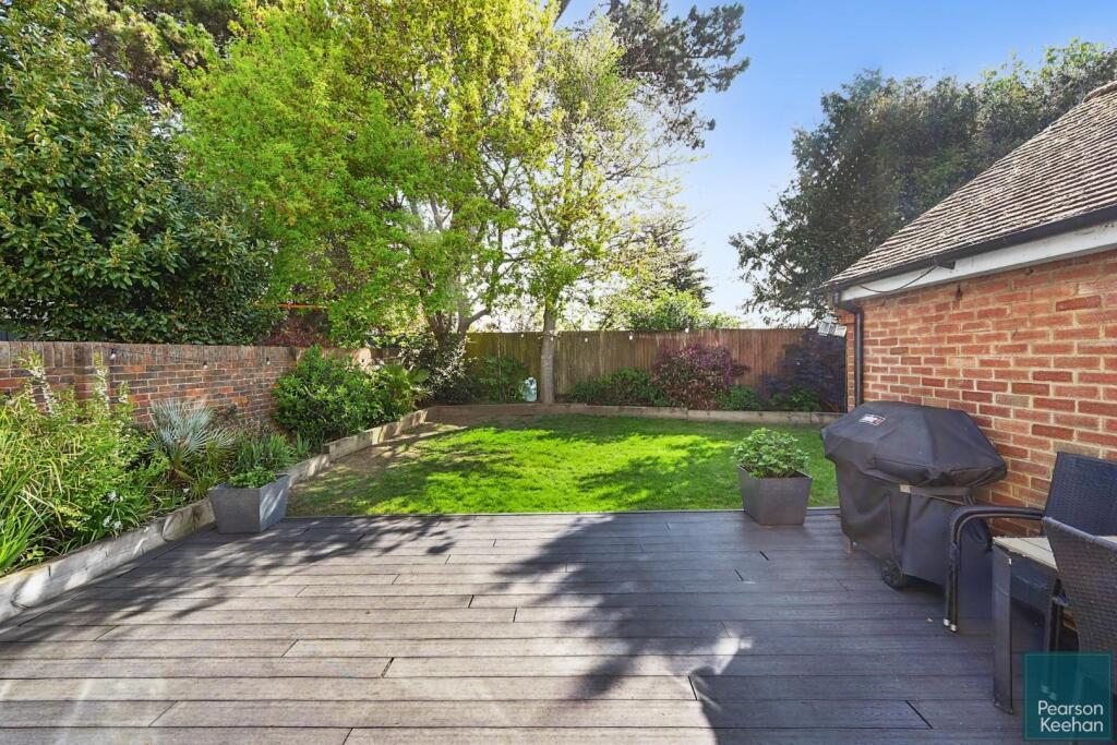 26 Norman Cresent BN43 (38).jpg