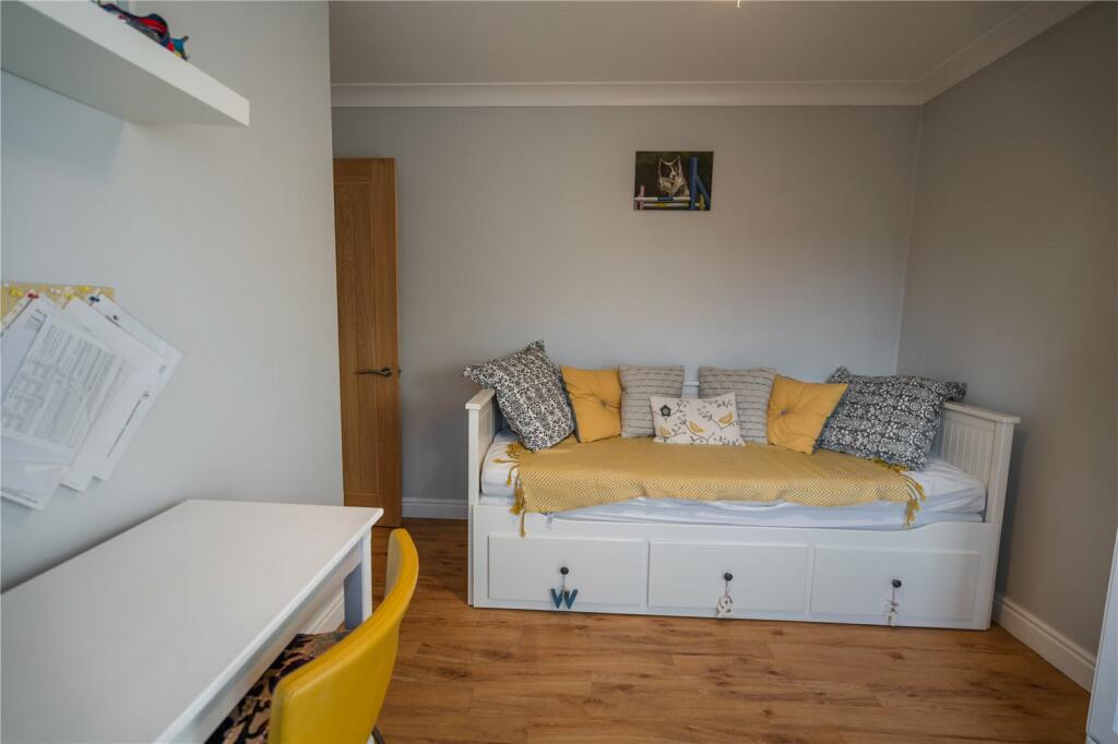 Bedroom 1 (2)