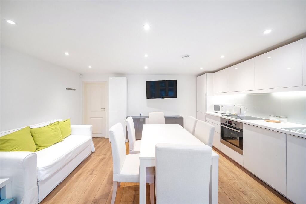 Reception/Kitchen