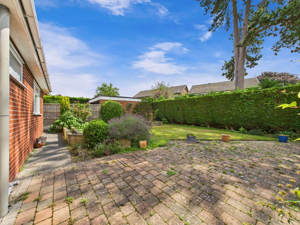 CAM04825G0-PR0123-STILL009