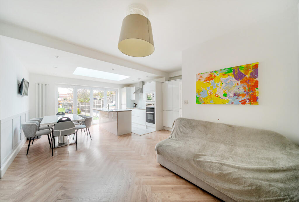 1376305-24-690b62...