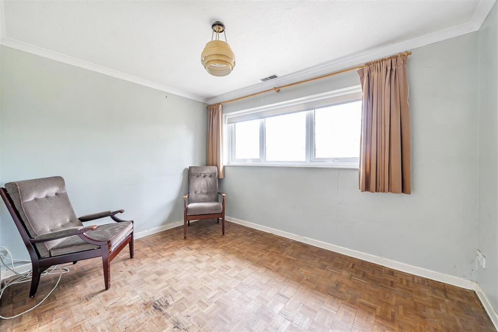 2 Pigeon Hill, Tiffield