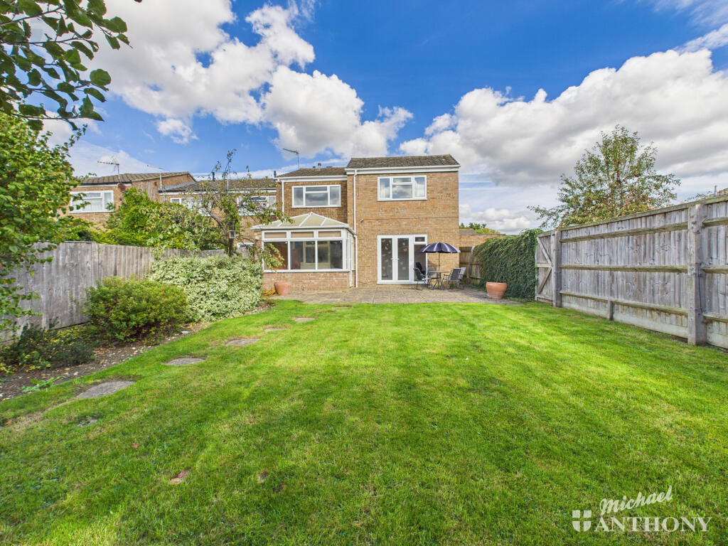 CAM03852G0-PR0433-STILL003