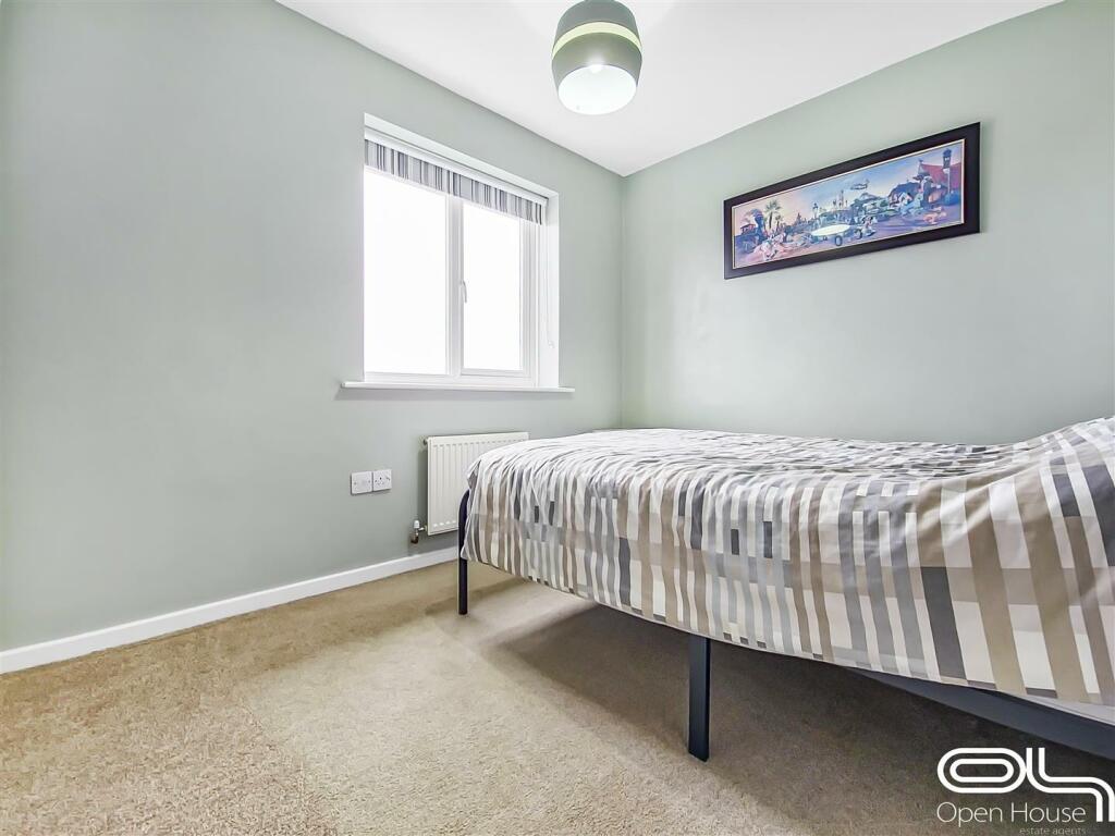 Lawns Drive (31).jpg