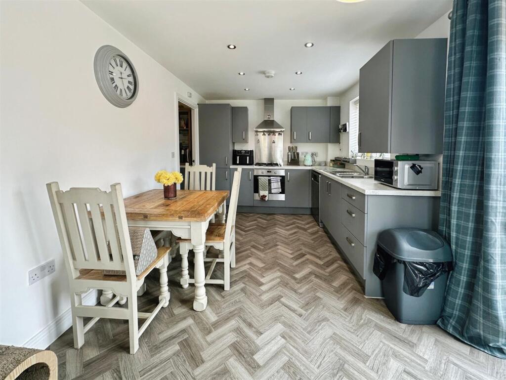 2fef5305--498B-BD4D-5B9B140562F4-16722-0000054ACED