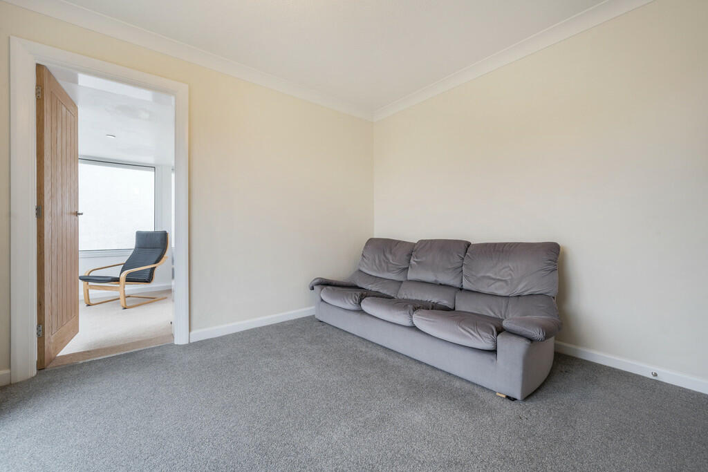 Bedroom Two / Sit...