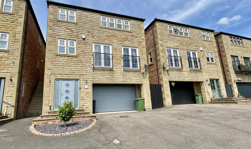 14 Whitley Road - 2.jpeg