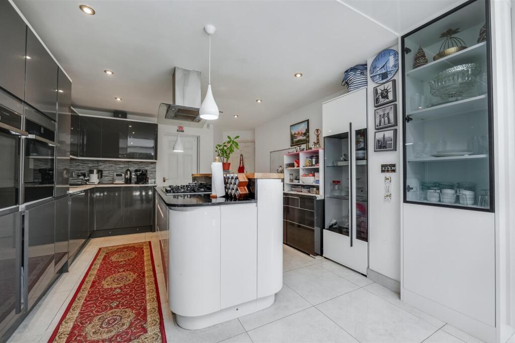 50 Fox Hollow Kitchen.jpg