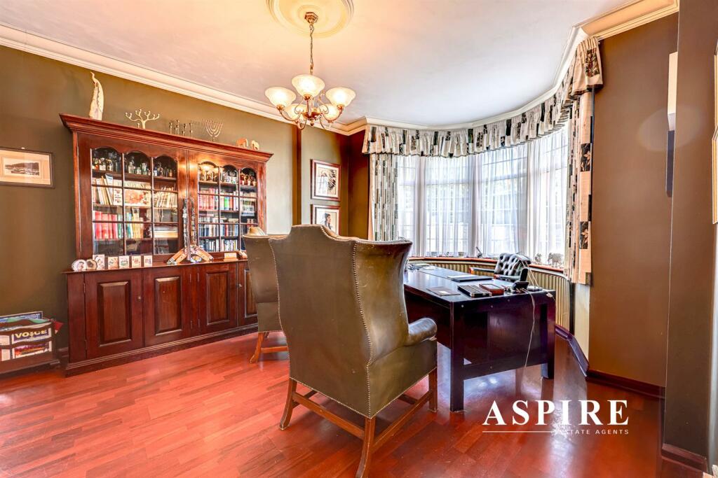 Crowstone Water1014.jpg