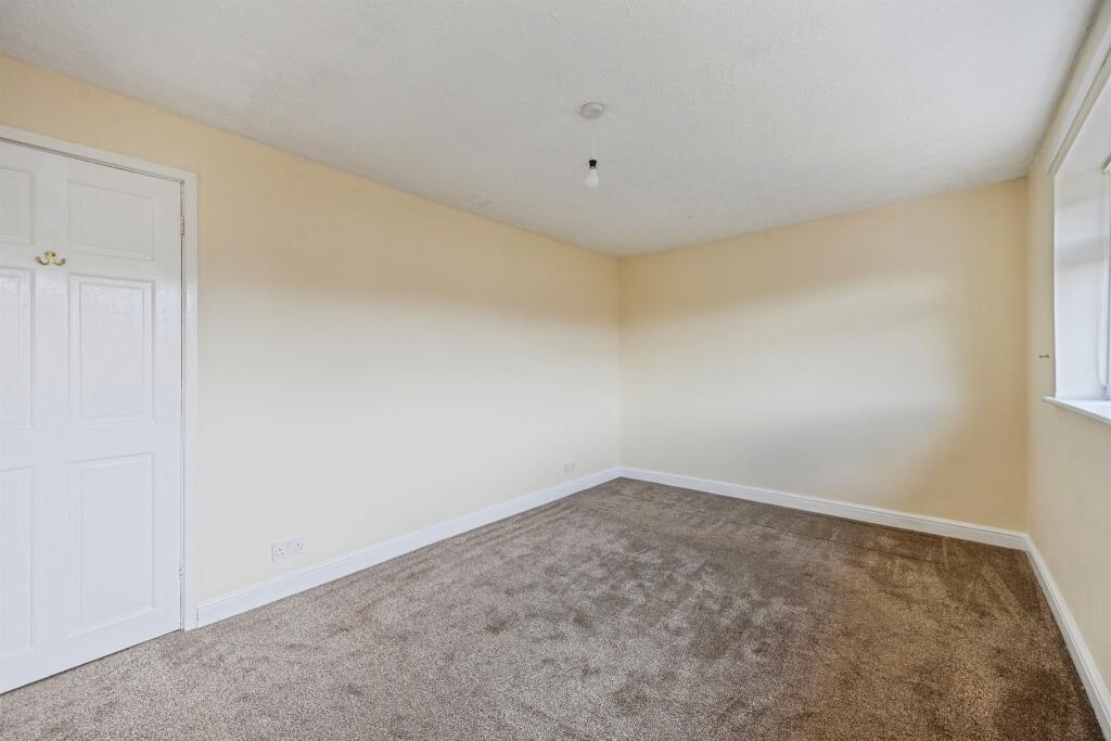 Main Bedroom: