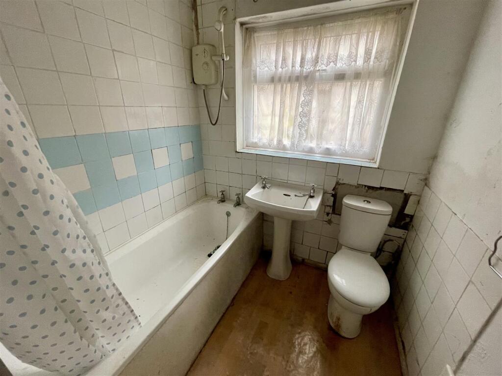 Ground Floor Bathroom