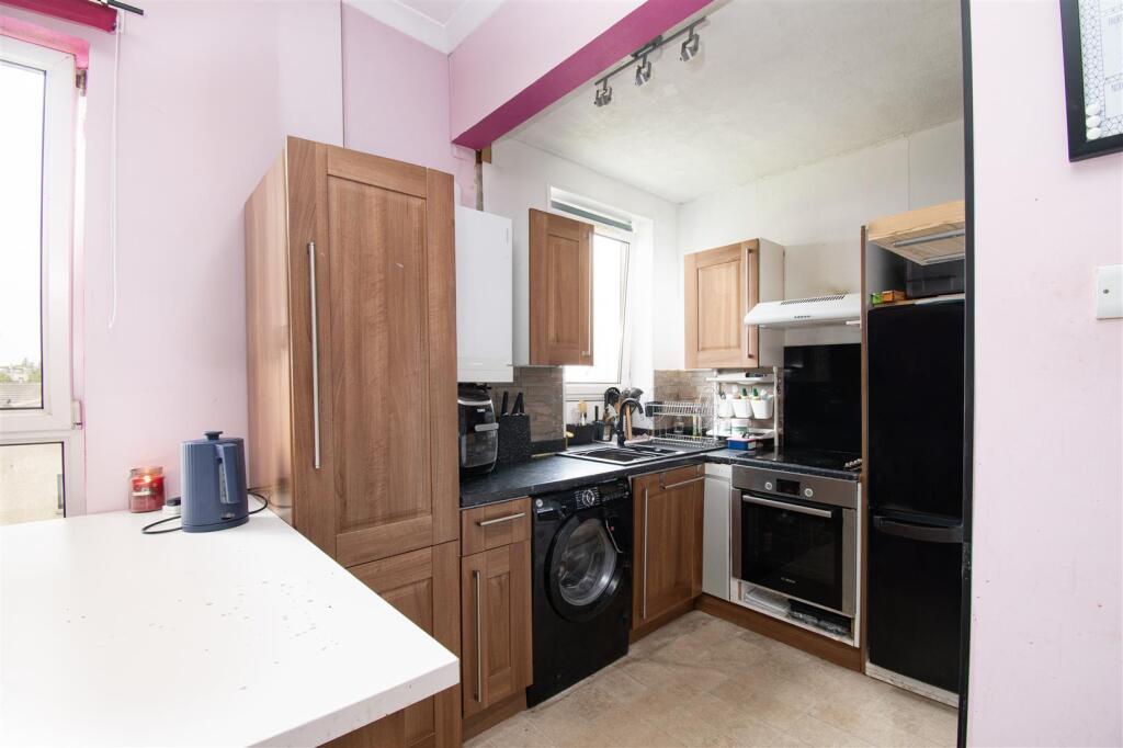 kitchen (3).jpg