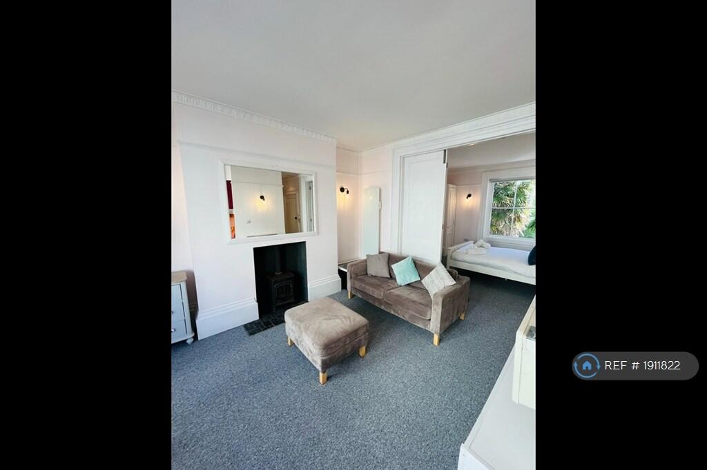 Living Area 2