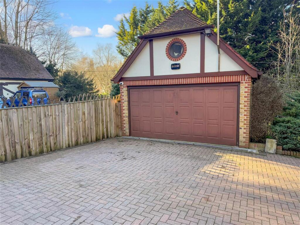 Detached Garage