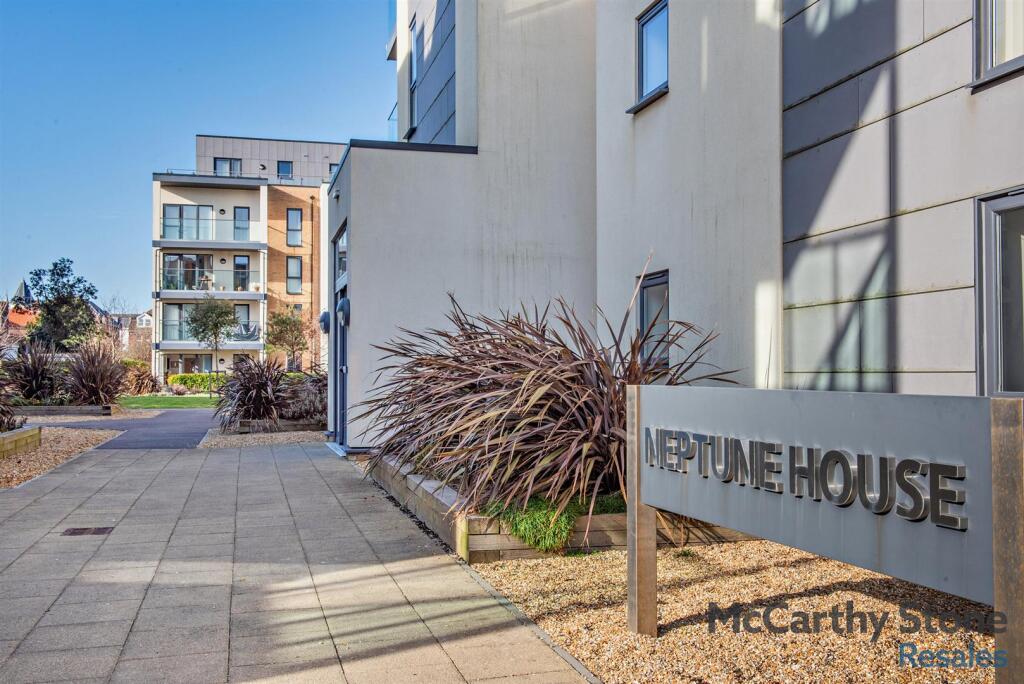 8641255-exterior07-800.jpg