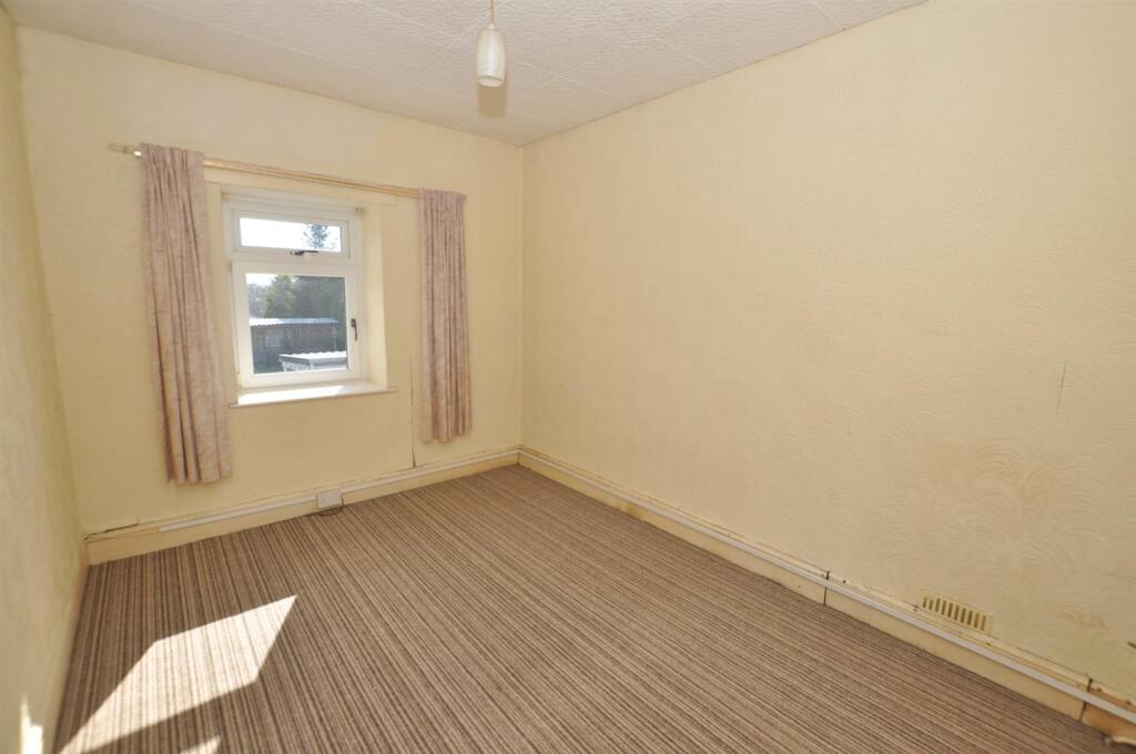 Rear bedroom 2