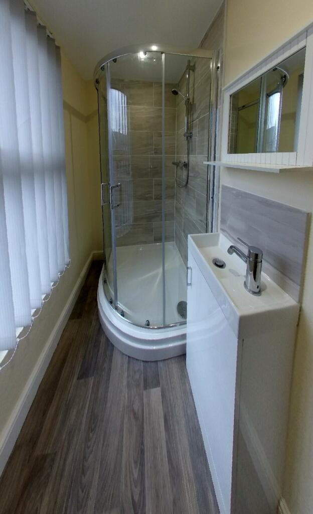 Room 4 en-suite
