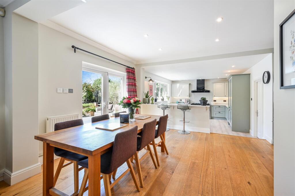 ALEXANDRA ROAD (2).jpg