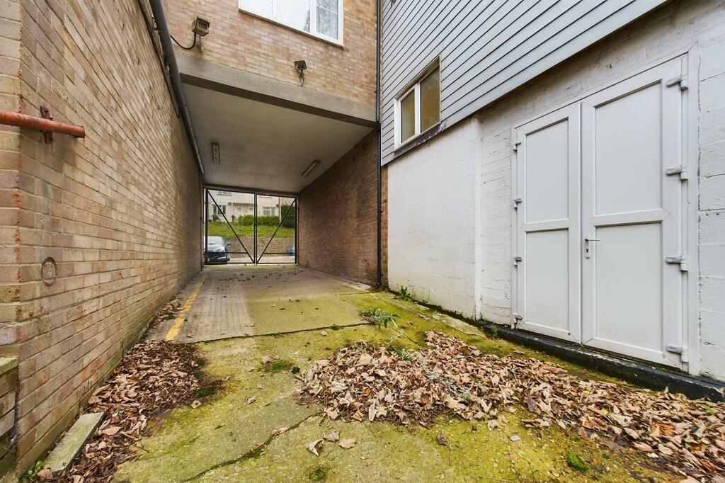 CAM01085G0-PR0485...