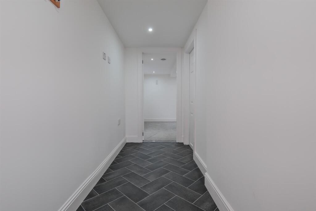 007-88 Currieside Avenue , Shotts , ML7 5RN.jpg