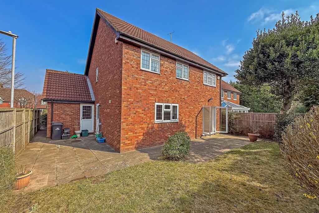 14HavercroftClose-51.jpg