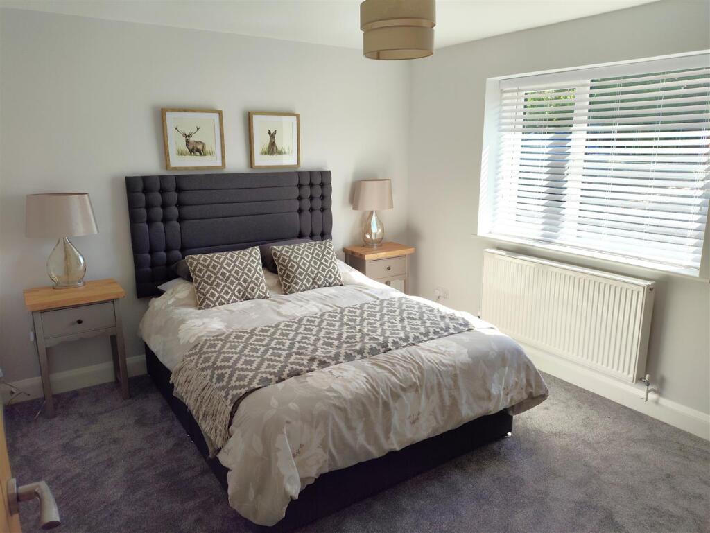 bed2.jpg