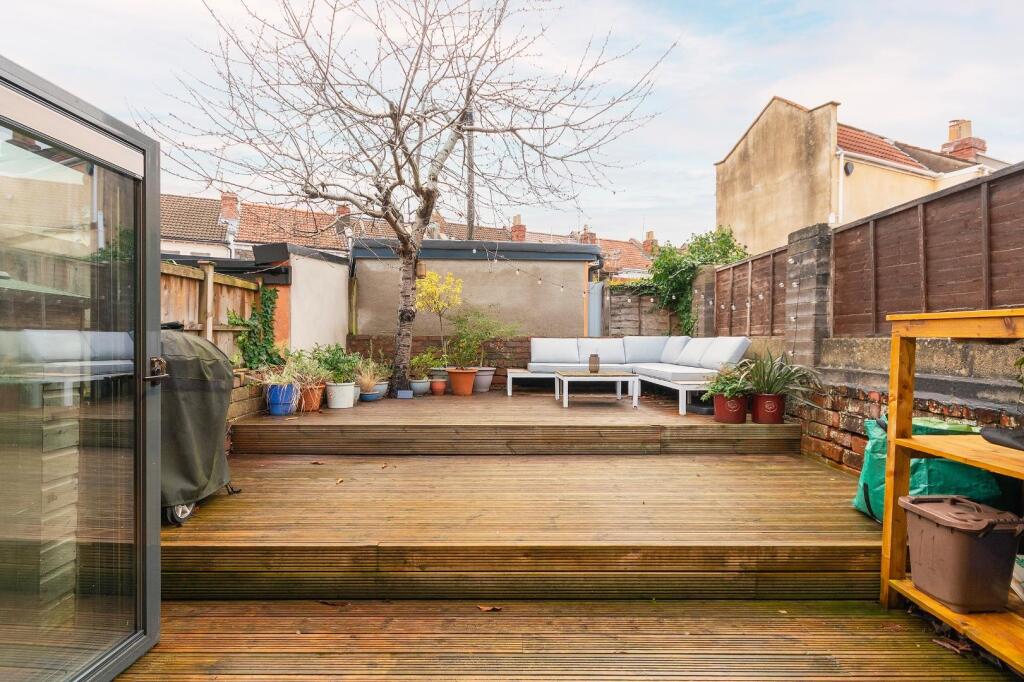 1U1SRBN - External G.jpg