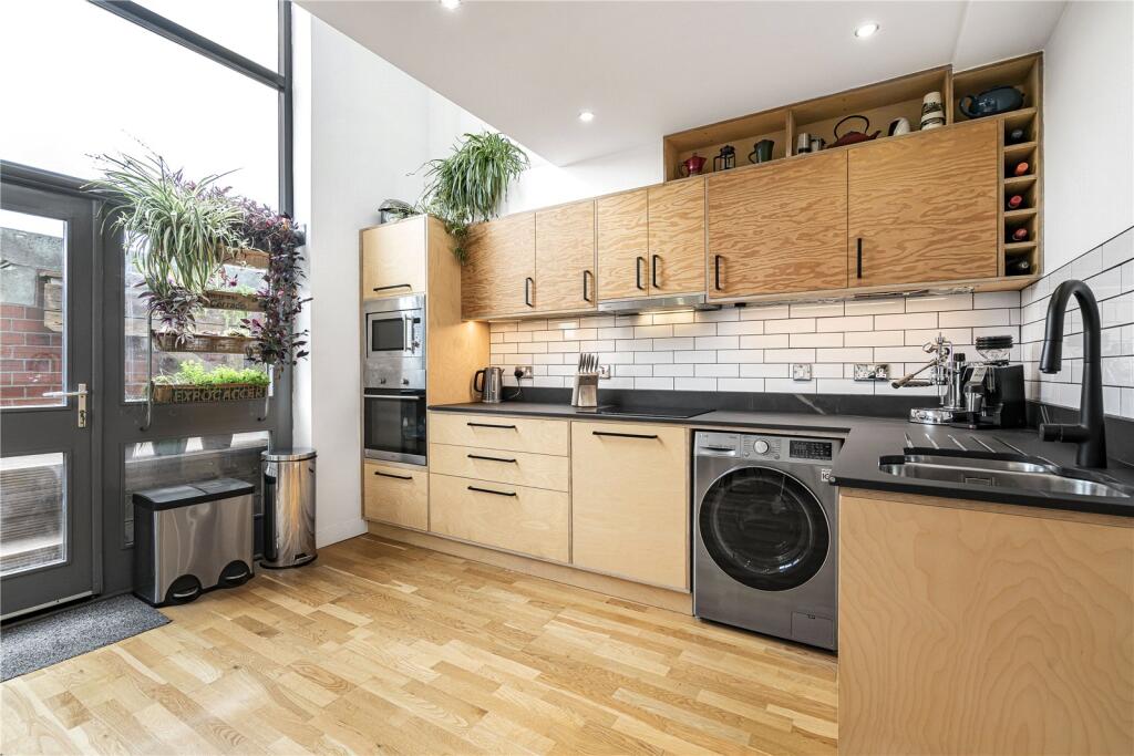 Dining/Kitchen