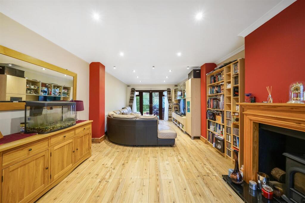 230 Summers Lane - ZxDmoDH1U58dUNOQfB7z.jpg