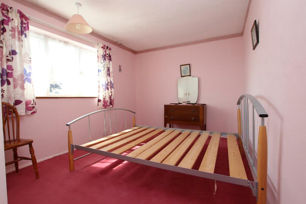 IMG_7013 BED PINK.jpg