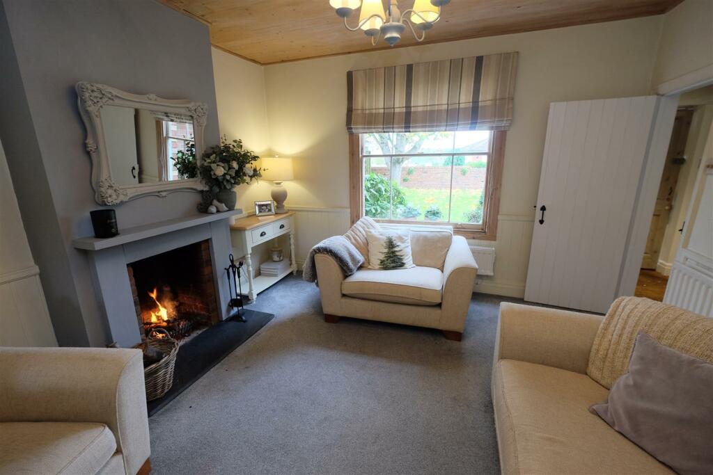 38 Middle Road, Kingswood, Bristol BS15 4XH House 