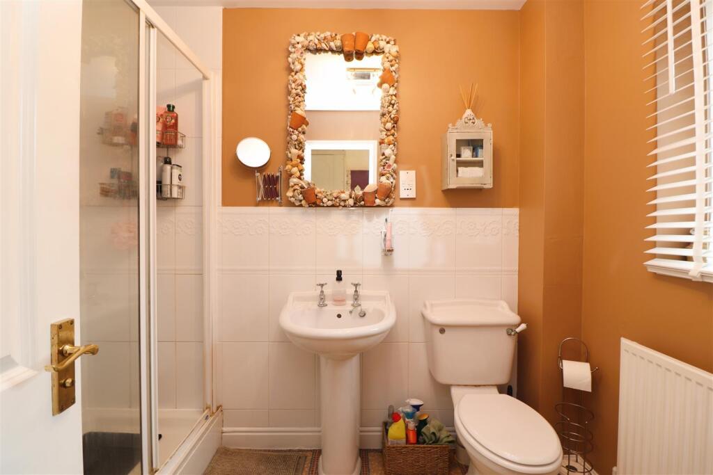 En-suite Shower Room / WC