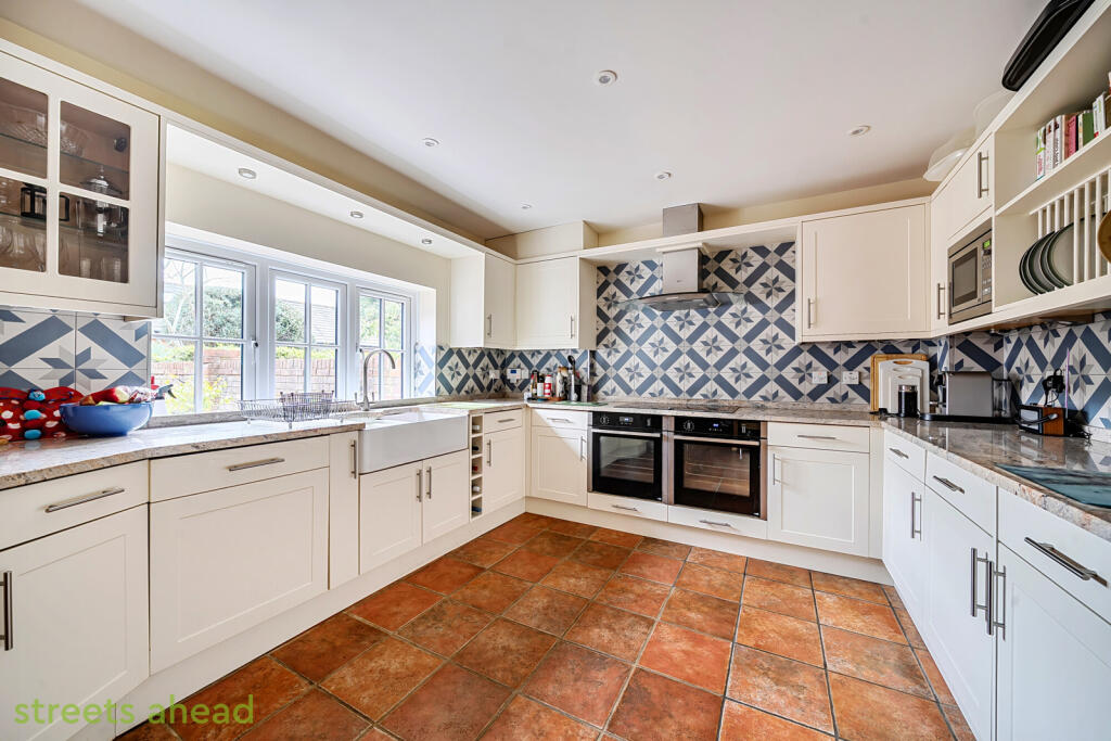 e3f88a15-3ce7-440...