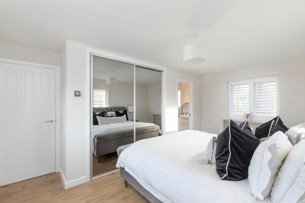 Master bedroom with en-suite shower